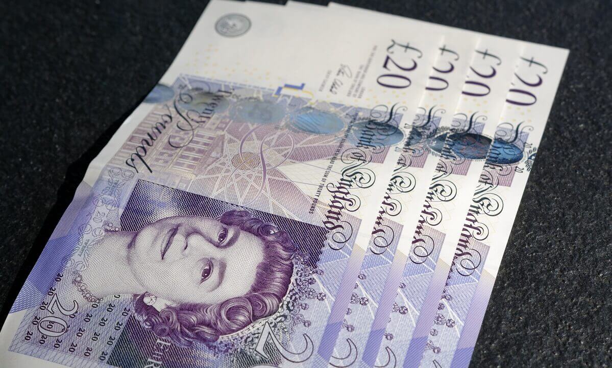 4x £20 notes