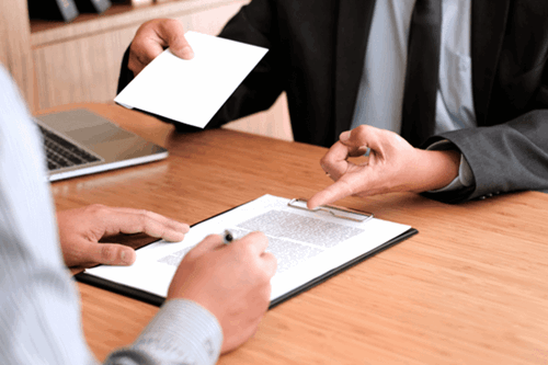 Employee signs redundancy terms to constitute acceptance
